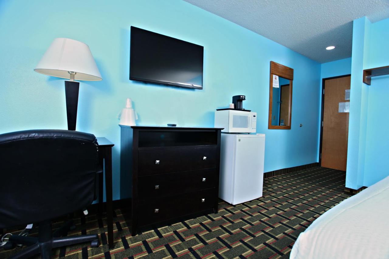 Coratel Inn & Suites By Jasper Newton Bagian luar foto