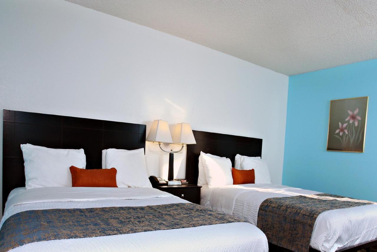 Coratel Inn & Suites By Jasper Newton Bagian luar foto