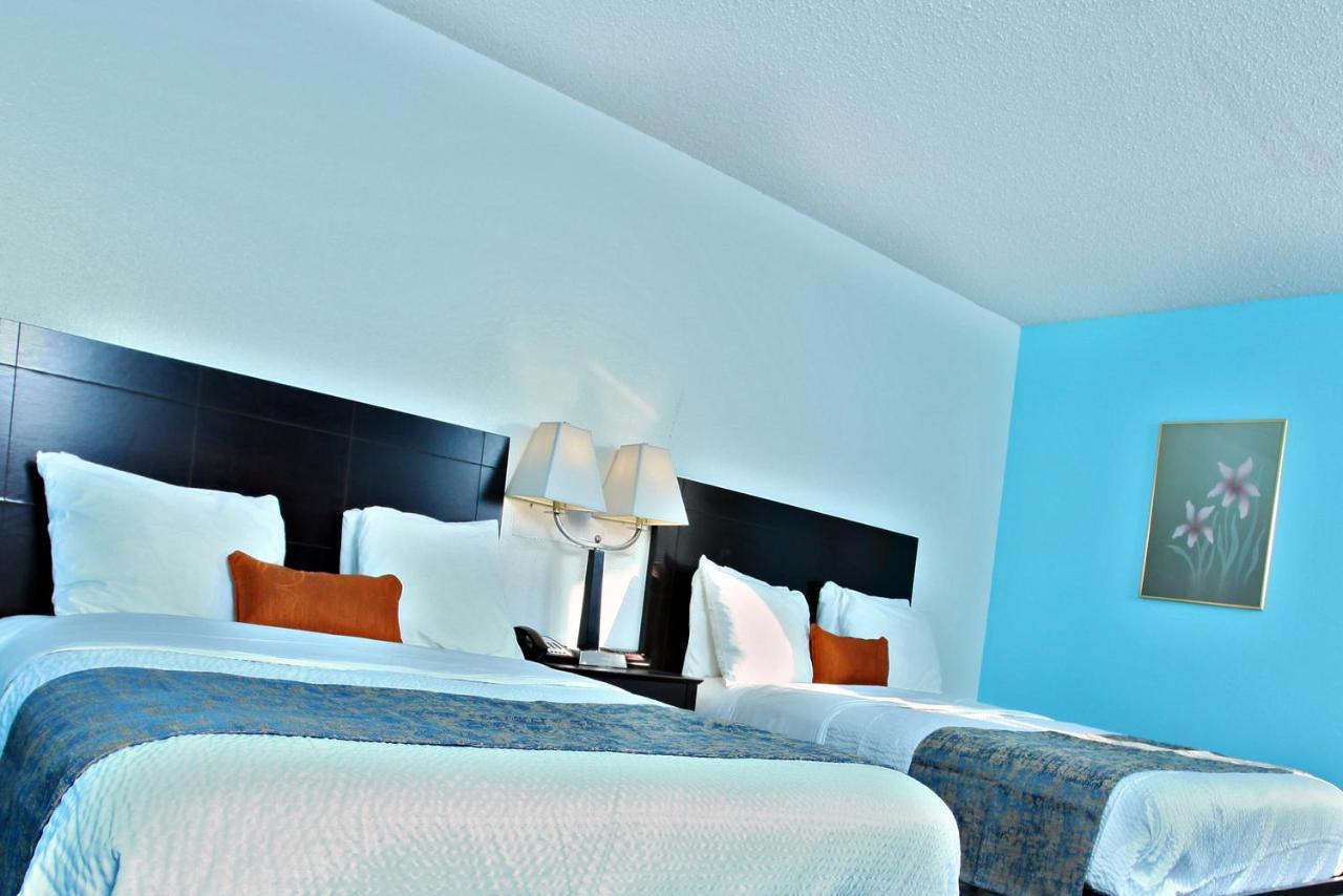 Coratel Inn & Suites By Jasper Newton Bagian luar foto
