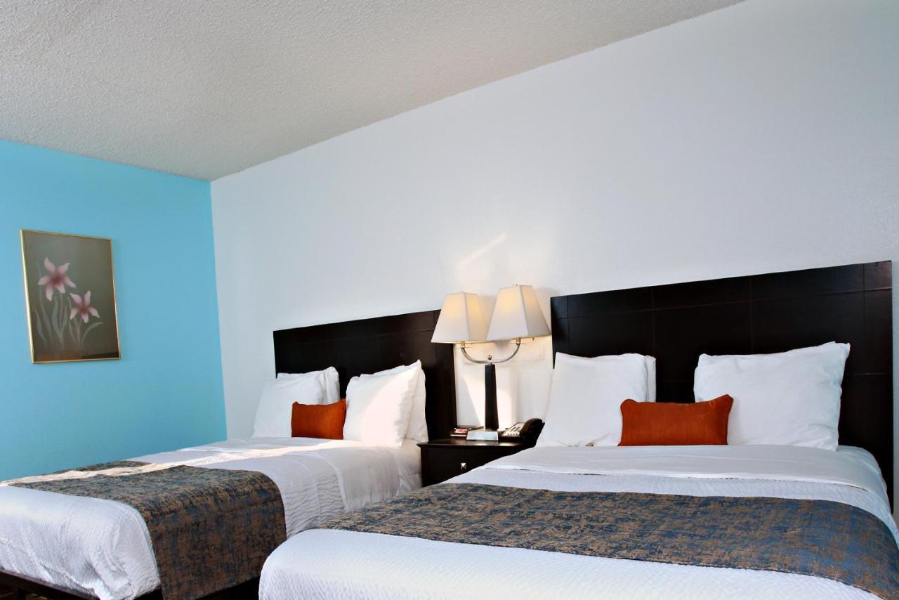 Coratel Inn & Suites By Jasper Newton Bagian luar foto