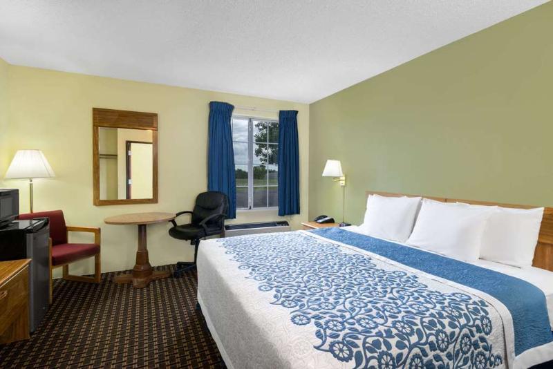 Coratel Inn & Suites By Jasper Newton Bagian luar foto